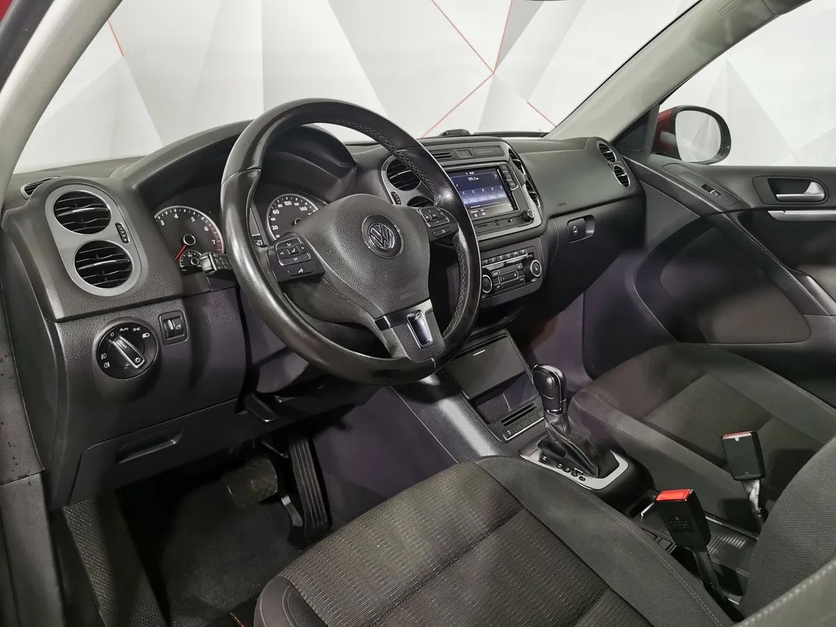 Volkswagen Tiguan 2.0 TSI 4Motion AT (170 л.с.) Trend & Fun Красный в АВИЛОН. Слайд №18