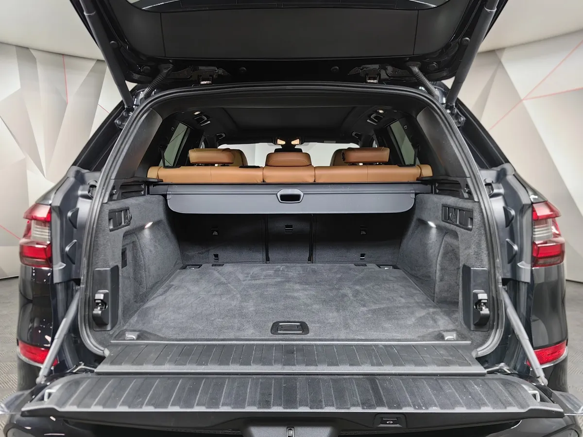 BMW X5 xDrive40d Steptronic (340 л.с.) Черный в АВИЛОН. Слайд №9
