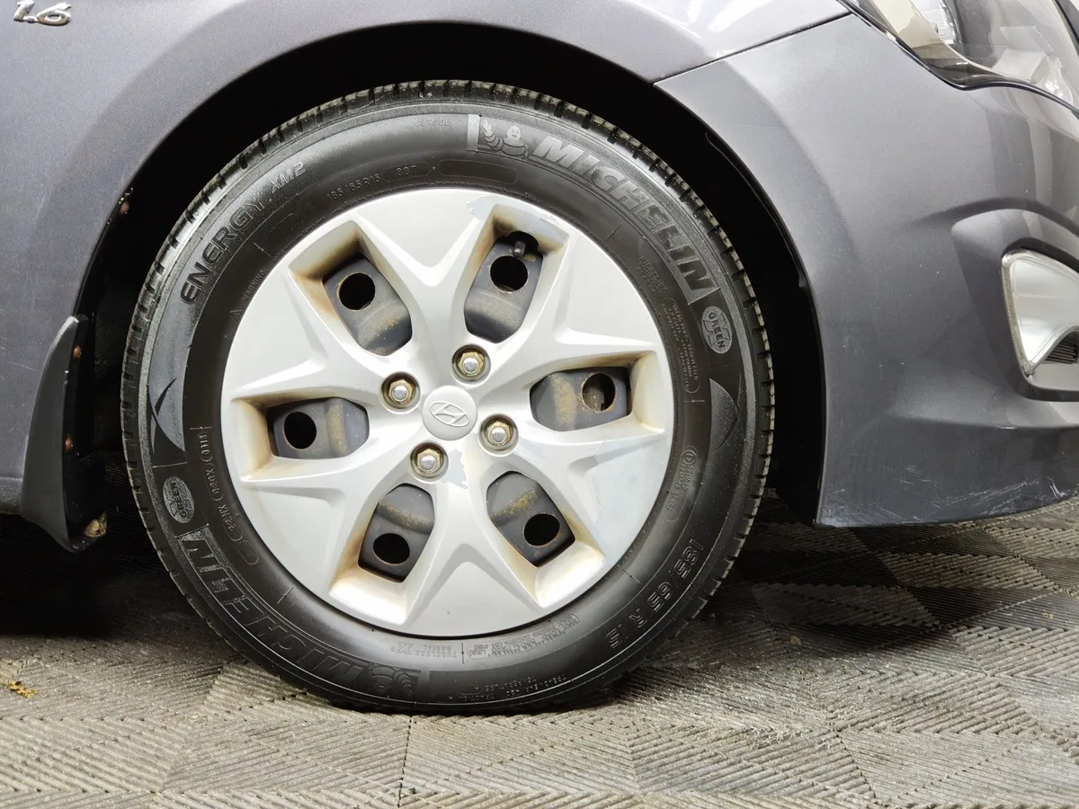 Hyundai Solaris 1.6 AT (123 л.с.) Comfort Серый в АВИЛОН. Слайд №9