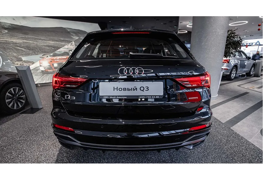 Audi Q3 2.0 45 TFSI S-tronic quattro (220 л.с.) Fashion Dynamic Edition Черный в АВИЛОН. Слайд №2