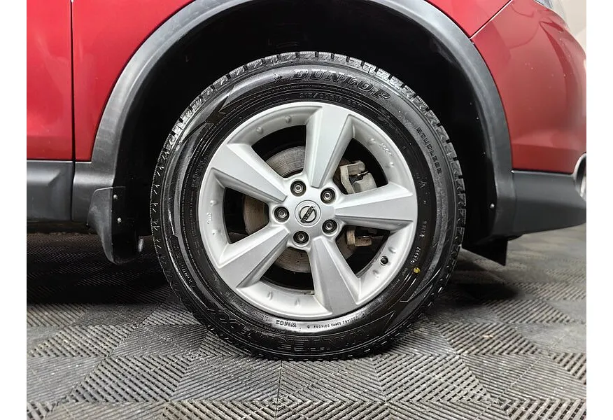 Nissan Qashqai 2.0 MT (144 л.с.) Красный в АВИЛОН. Слайд №9