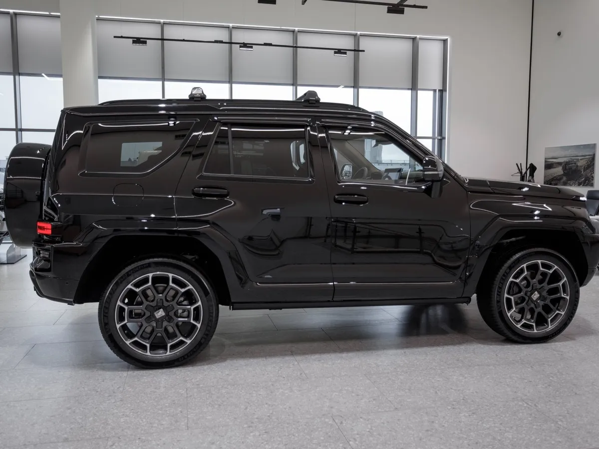 TANK 700 3.0 Turbo V6 AT 4WD (422 л.с.) Техно Премиум Черный в АВИЛОН. Слайд №2