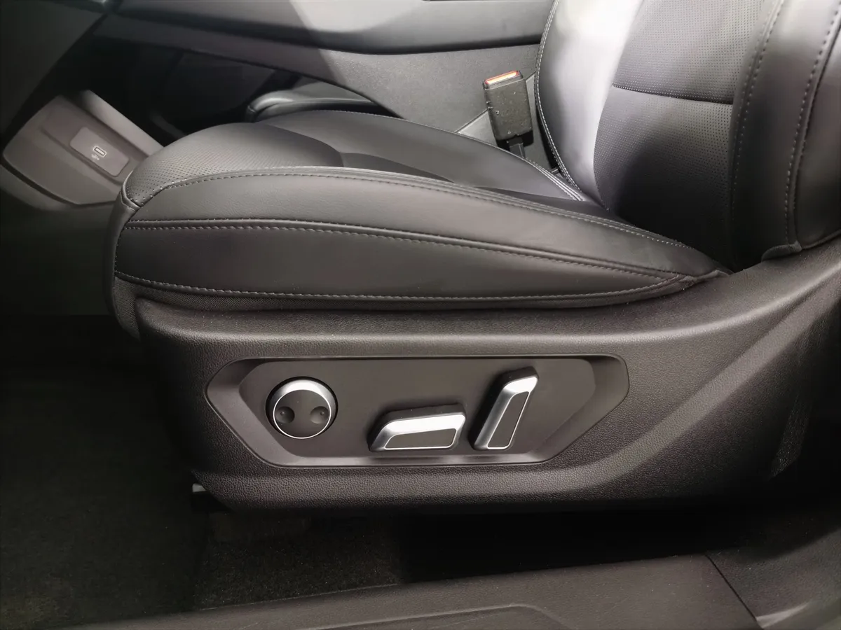 Haval F7 1.5T FWD 7DCT (150 л.с.) Премиум Черный в АВИЛОН. Слайд №20