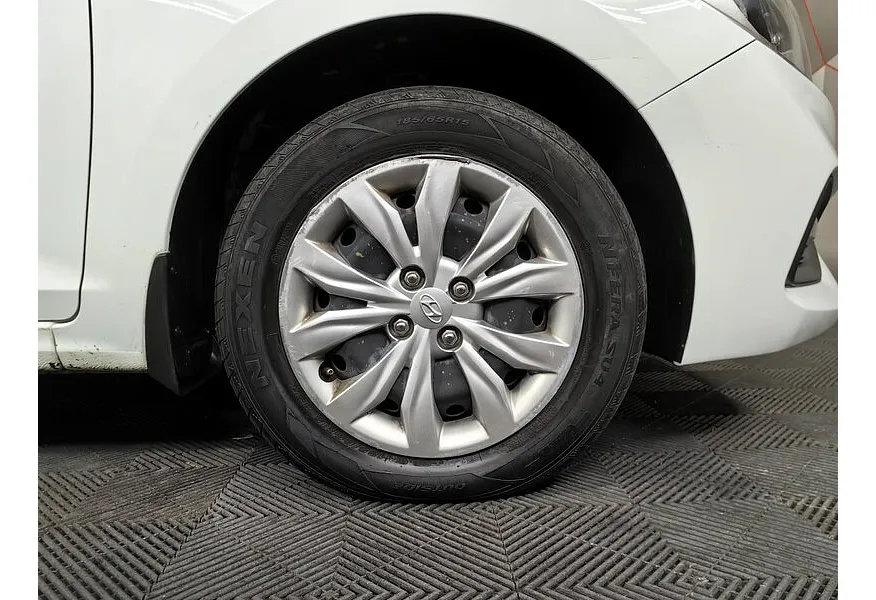 АВИЛОН - Hyundai Solaris 1.4 MT (100 л.с.) Active Plus Белый - slide 16