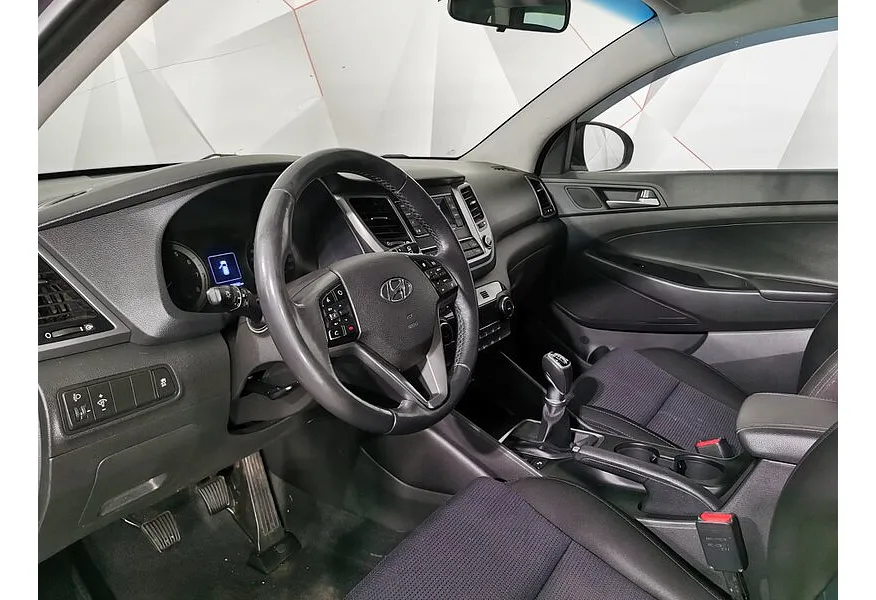 Hyundai Tucson 2.0 (150 л.с.) MPi-6MT-4WD Family Серый в АВИЛОН. Слайд №19