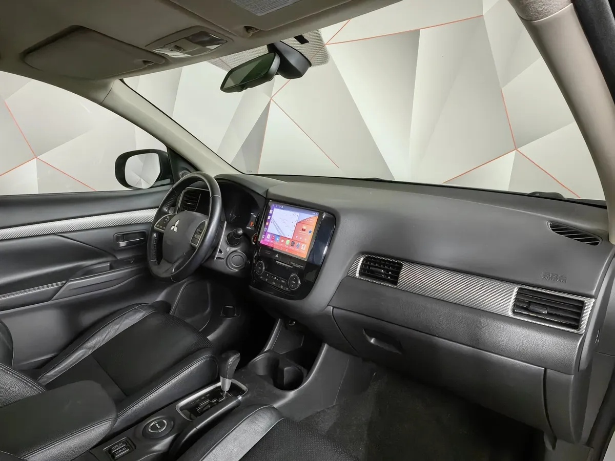Mitsubishi Outlander 2.4 CVT 4WD (167 л.с.) Серебристый в АВИЛОН. Слайд №12