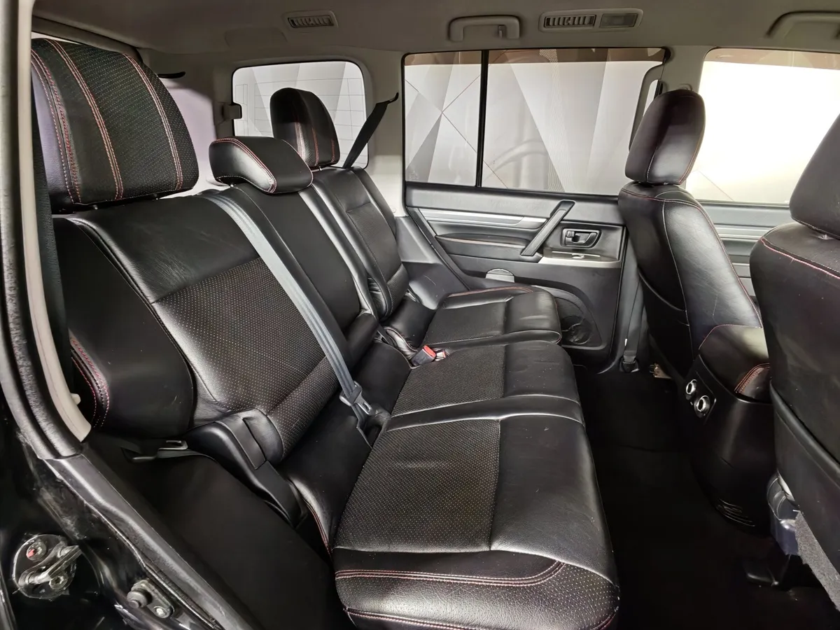 Mitsubishi Pajero 3.0 AT AWD (178 л.с.) Черный в АВИЛОН. Слайд №15