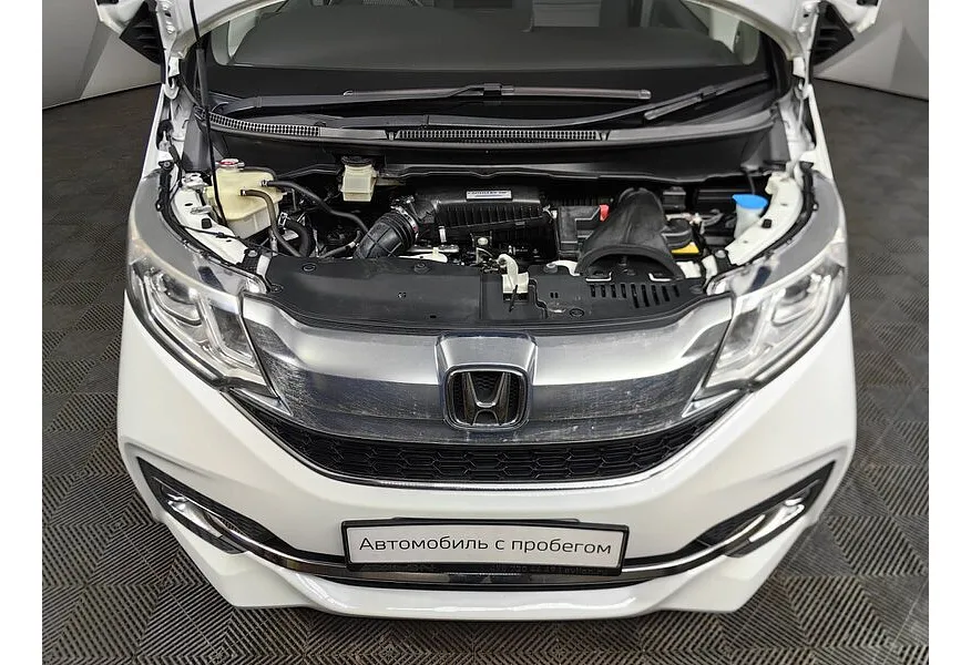 Honda Stepwgn 1.5 CVT 4WD (150 л.с.) Белый в АВИЛОН. Слайд №10