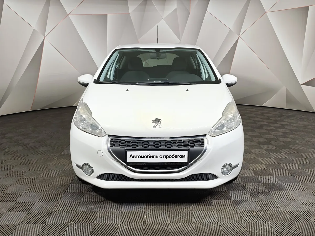 Peugeot 208 1.2 VTi ETG (82 л.с.) Белый в АВИЛОН. Слайд №7