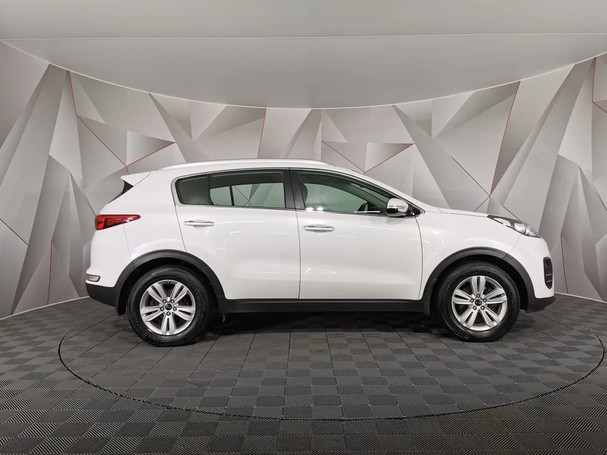 Kia Sportage 2.0 AT (150 л.с.) Белый в АВИЛОН. Слайд №6