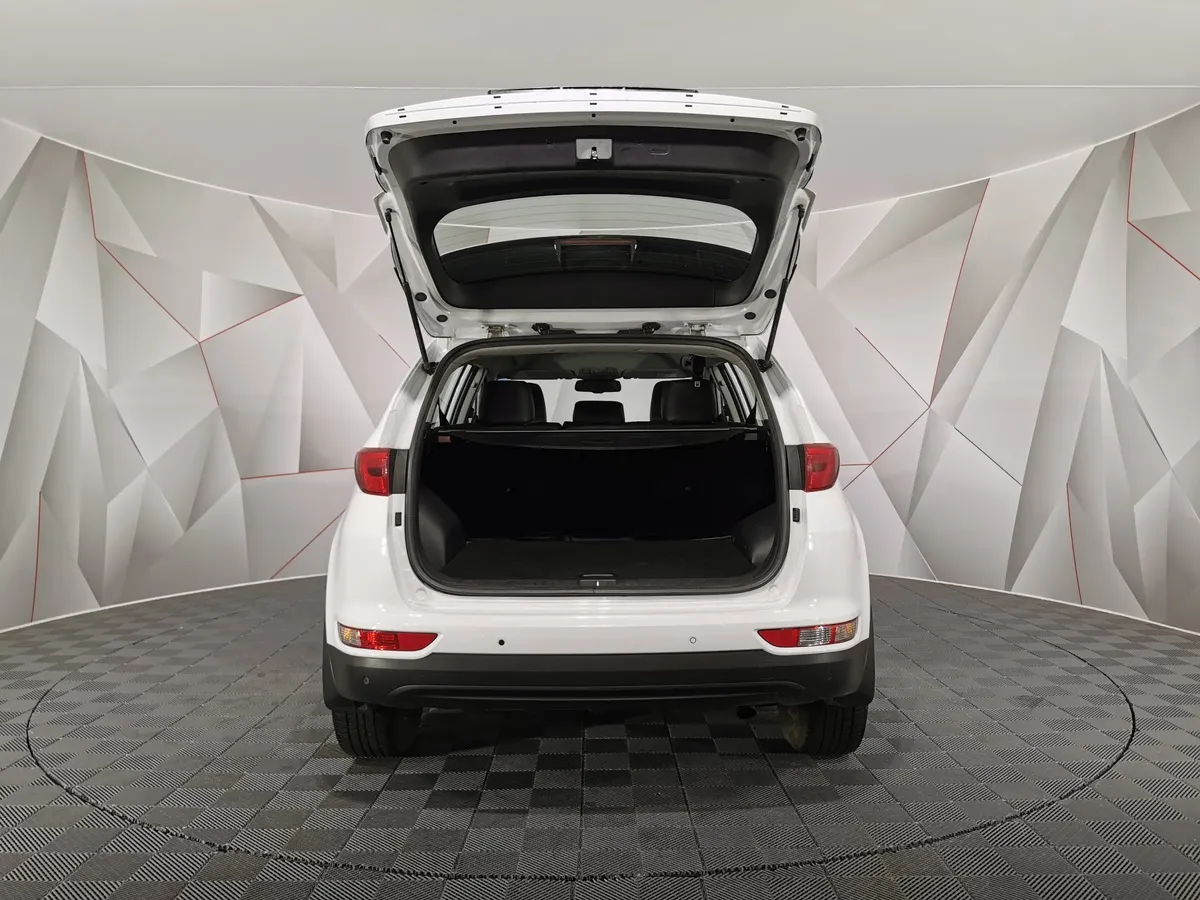 Kia Sportage 2.0 AT (150 л.с.) Белый в АВИЛОН. Слайд №11