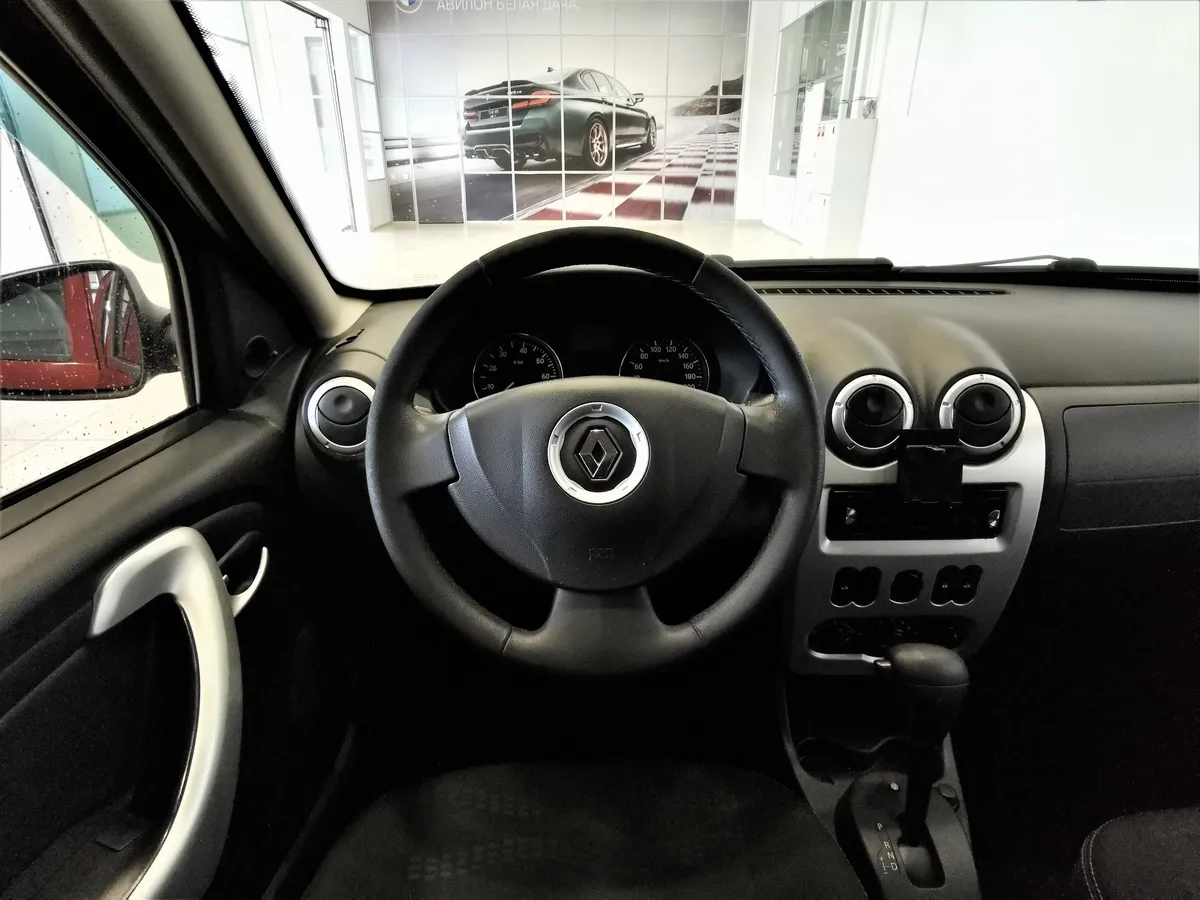 Renault Sandero 1.6 AT (103 л.с.) Stepway Красный в АВИЛОН. Слайд №18