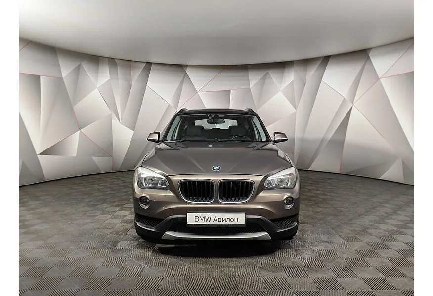 BMW X1 xDrive20i AT (184 л.с.) Коричневый в АВИЛОН. Слайд №3 BMW X1 xDrive20i AT (184 л.с.) Коричневый в АВИЛОН. Слайд №3