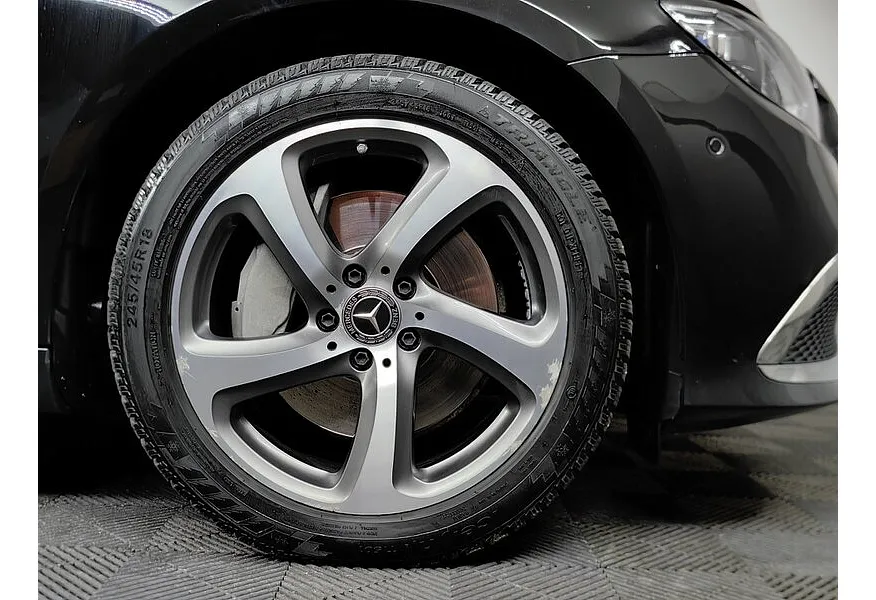 Mercedes-Benz E-Класс E 300 9G-TRONIC (245 л.с.) Черный в АВИЛОН. Слайд №9