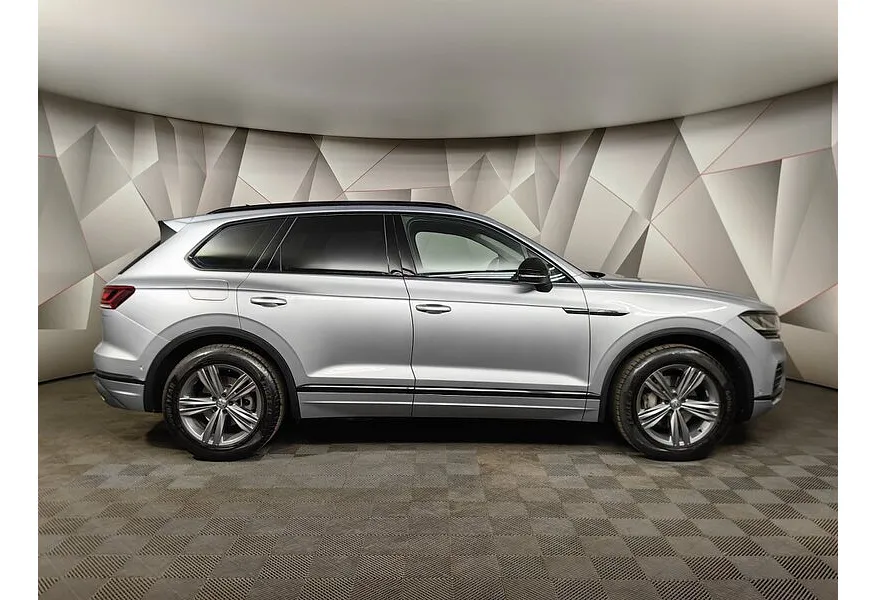 Volkswagen Touareg 2.0 TSI Tiptronic 4Motion (249 л.с.) Respect Серый в АВИЛОН. Слайд №6