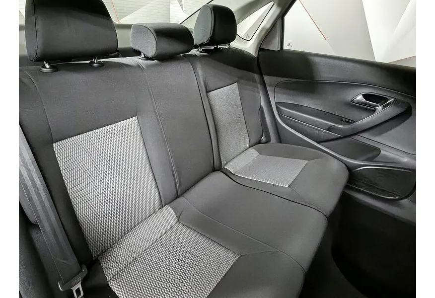 Volkswagen Polo 1.6 Tiptronic (105 л.с.) Comfortline Серебристый в АВИЛОН. Слайд №17