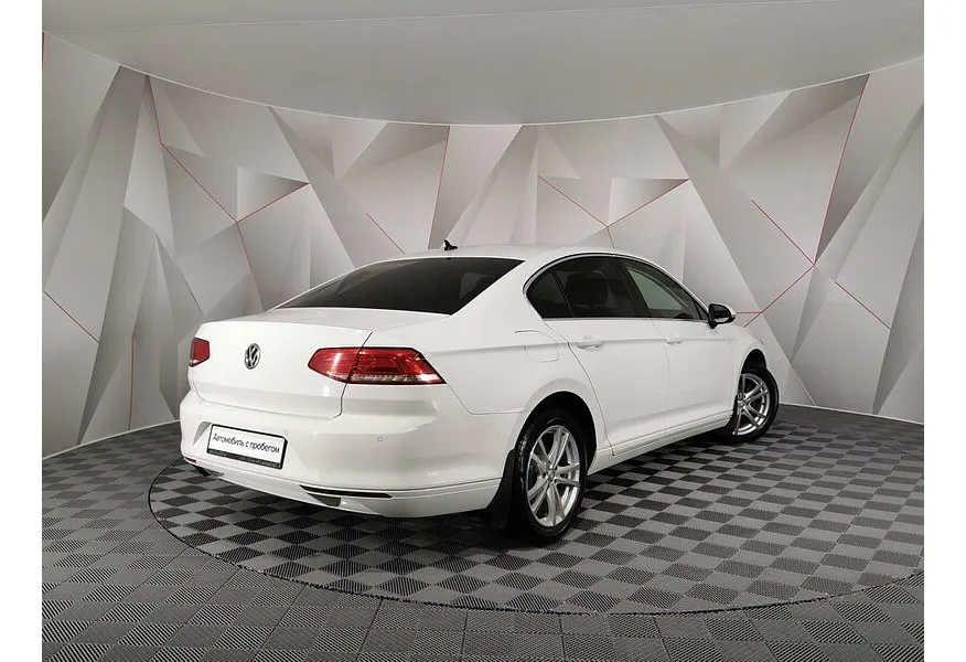 Volkswagen Passat 1.8 TSI BlueMotion DSG (180 л.с.) Highline Белый в АВИЛОН. Слайд №8