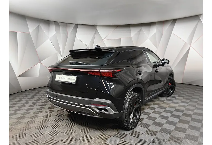 Omoda C5 1.6T DCT 4WD (150 л.с.) Supreme Черный в АВИЛОН. Слайд №2