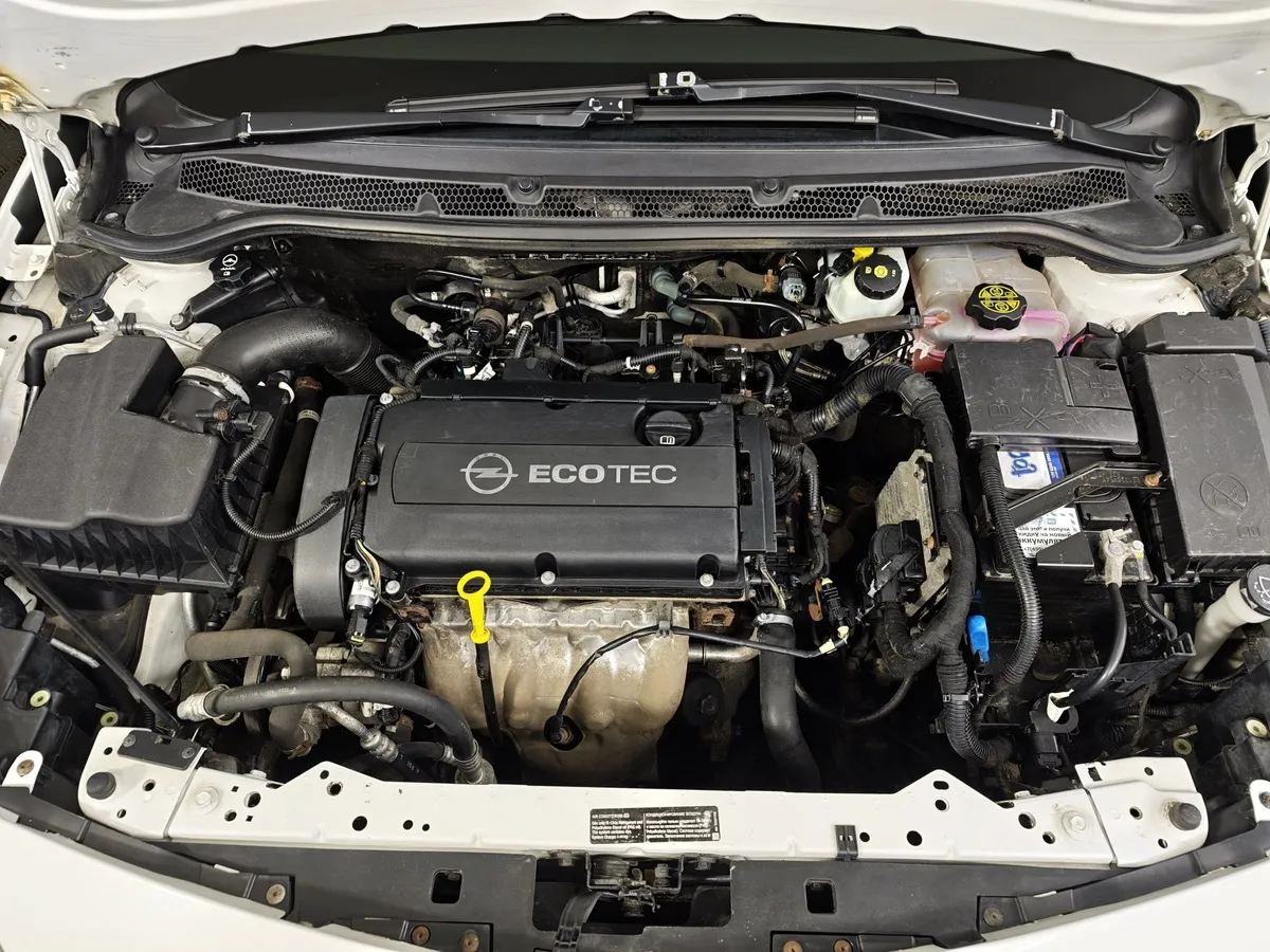 Opel Astra 1.6 MT (115 л.с.) Белый в АВИЛОН. Слайд №11