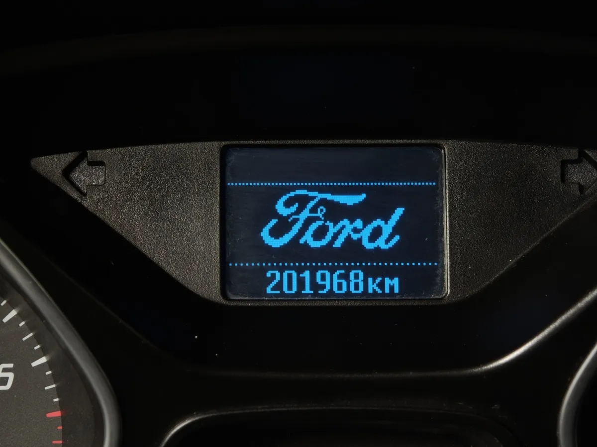 Ford Focus 1.6 Ti-VCT PowerShift (125 л.с.) Trend Черный в АВИЛОН. Слайд №18