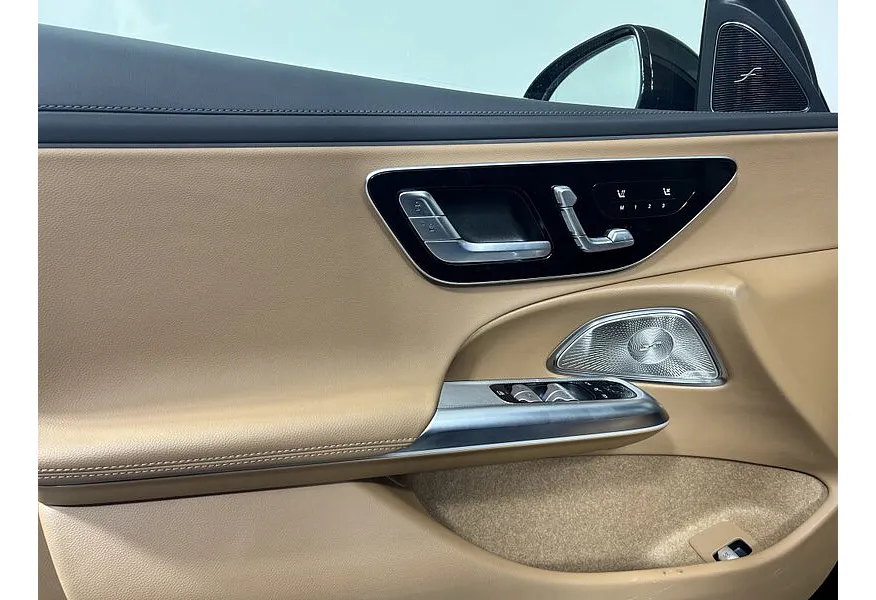 Mercedes-Benz E-Класс E 300 4MATIC (258 л.с.) Черный в АВИЛОН. Слайд №21