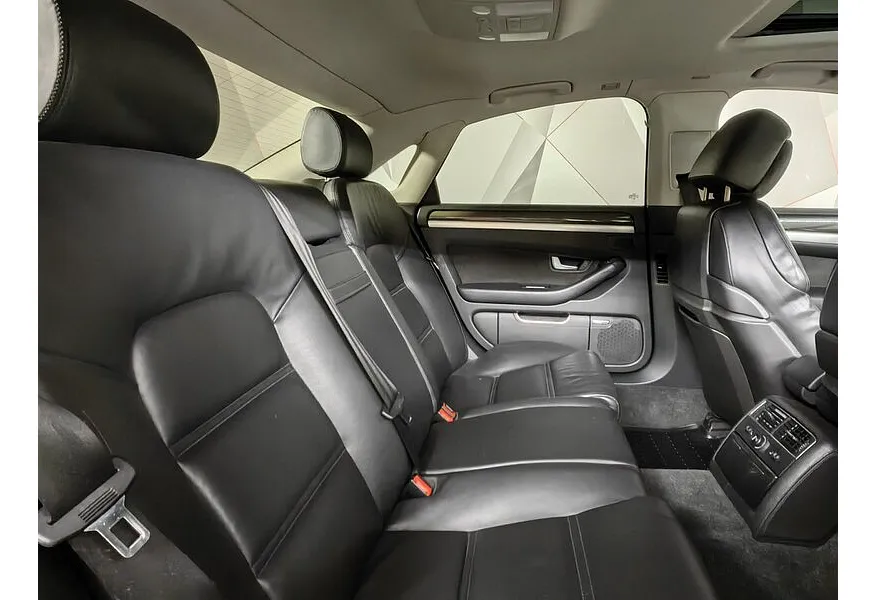 Audi S8 5.2 FSI quattro AT (450 л.с.) Черный в АВИЛОН. Слайд №15