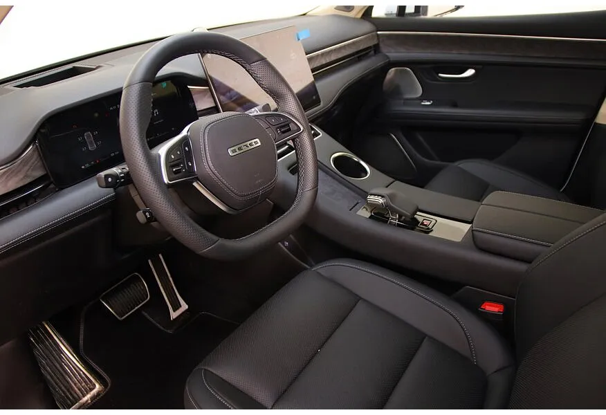 АВИЛОН - Seres M5 1.5 AT 4WD (496 л.с.) Premium Белый - slide 6
