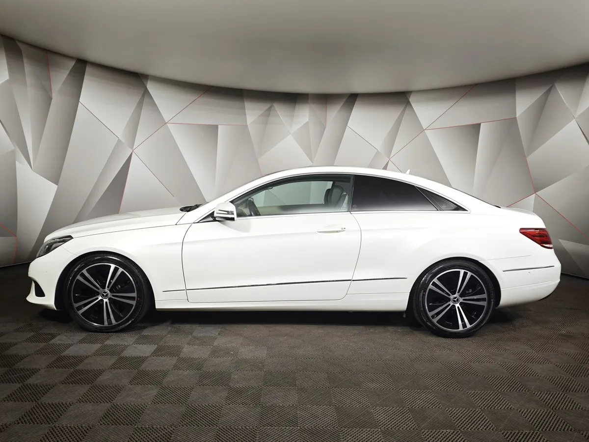 Mercedes-Benz E-Класс E 350 4MATIC 7G-Tronic Plus (272 л.с.) Белый в АВИЛОН. Слайд №5