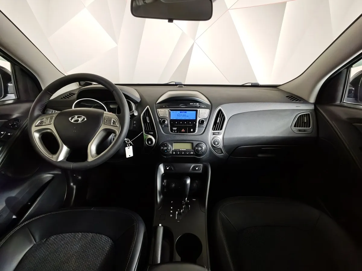 Hyundai ix35 2.0 AT 4WD (150 л.с.) Comfort Черный в АВИЛОН. Слайд №14