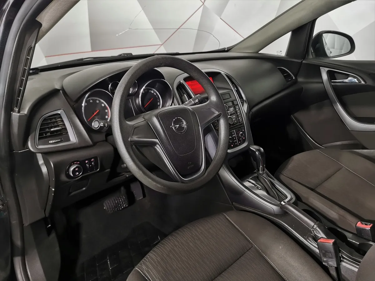 Opel Astra 1.4 Turbo AT (140 л.с.) Черный в АВИЛОН. Слайд №13