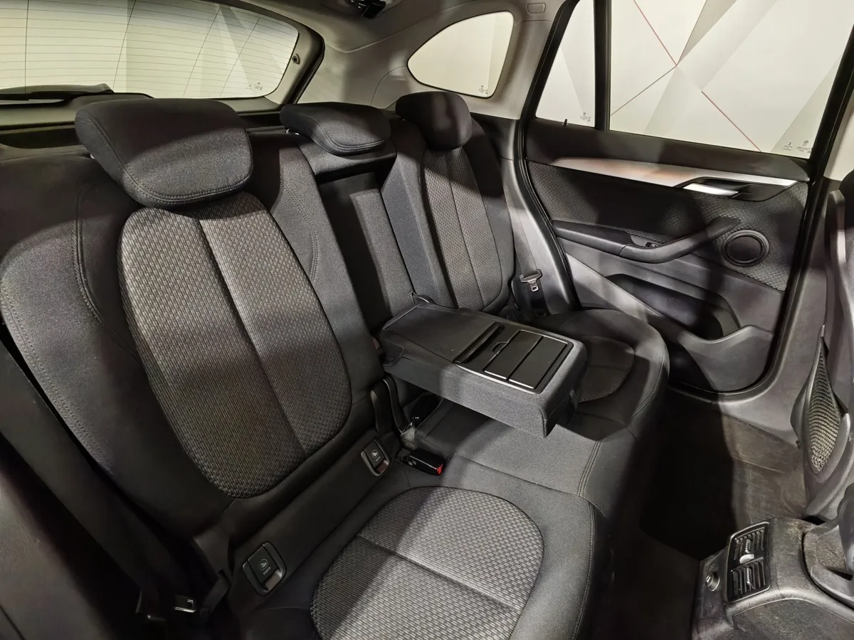 BMW X1 20d xDrive AT (190 л.с.) Advantage Коричневый в АВИЛОН. Слайд №14