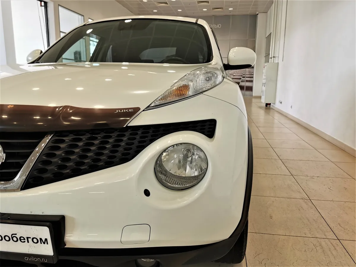 Nissan Juke 1.6 CVT (117 л.с.) Белый в АВИЛОН. Слайд №10