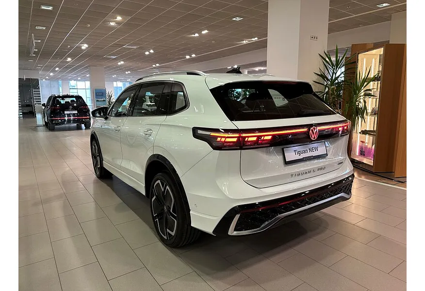 АВИЛОН - Volkswagen Tiguan 380 TSI 2.0 DSG 4WD (220 л.с.) R-Line Белый - slide 3