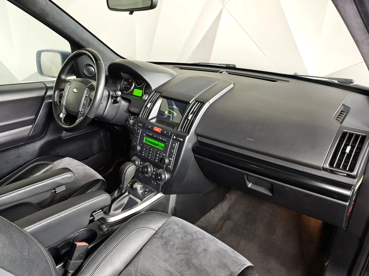 Land Rover Freelander 2.2 SD4 AT 4WD (190 л.с.) HSE Черный в АВИЛОН. Слайд №12