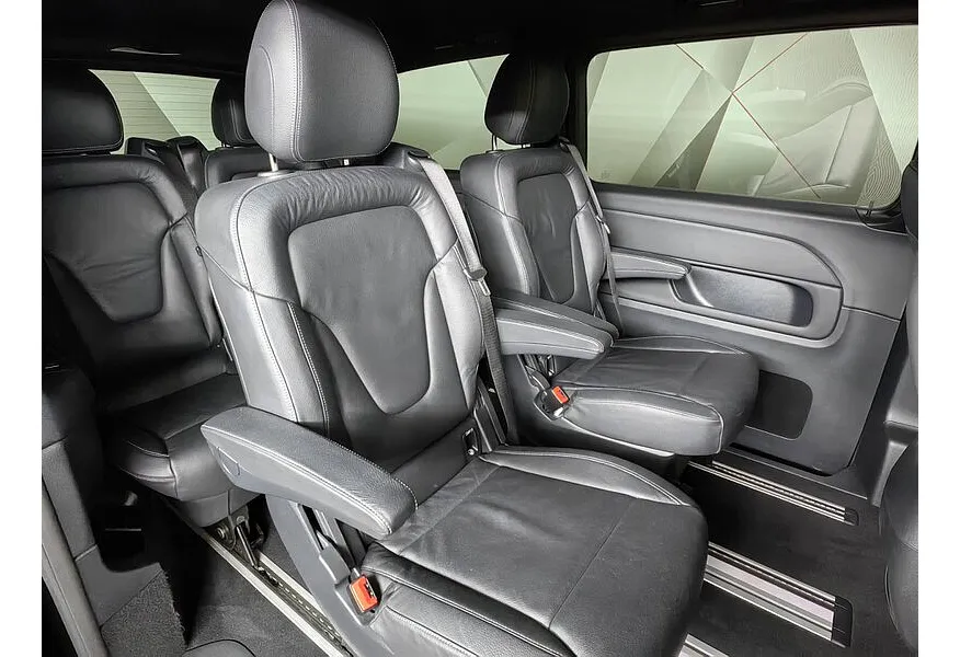 Mercedes-Benz V-Класс V 250 d 9G-Tronic L2 4MATIC (190 л.с.) AMG Line Черный в АВИЛОН. Слайд №16