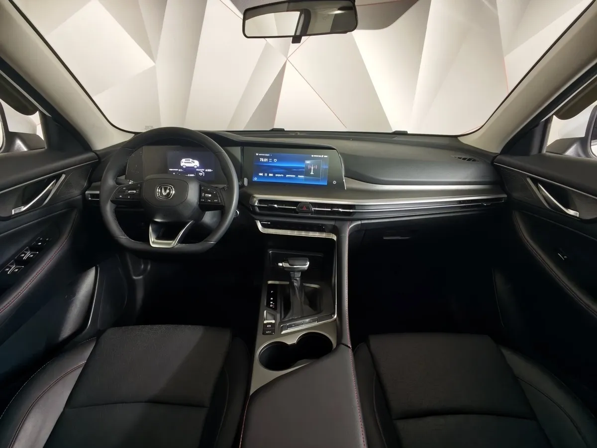 Changan CS35PLUS 1.4T 7DCT (149 л.с.) Tech Белый в АВИЛОН. Слайд №14