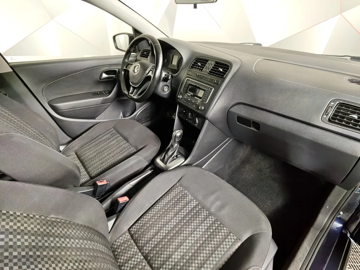 Volkswagen Polo 1.6 MPI AT (110 л.с.) Comfortline Синий в АВИЛОН. Слайд №13