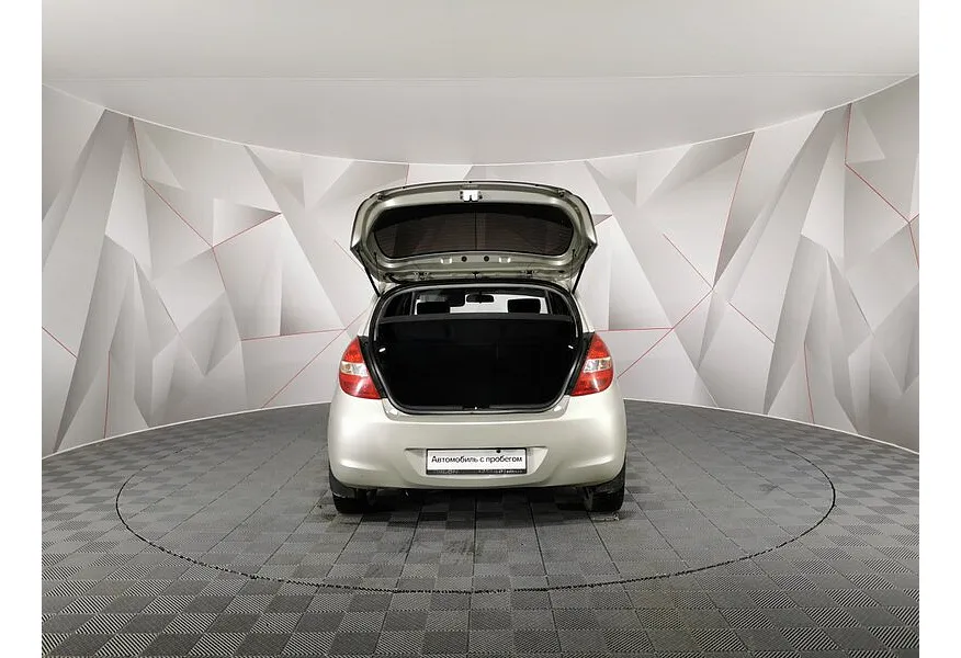 Hyundai i20 1.4 AT (101 л.с.) Бежевый в АВИЛОН. Слайд №12