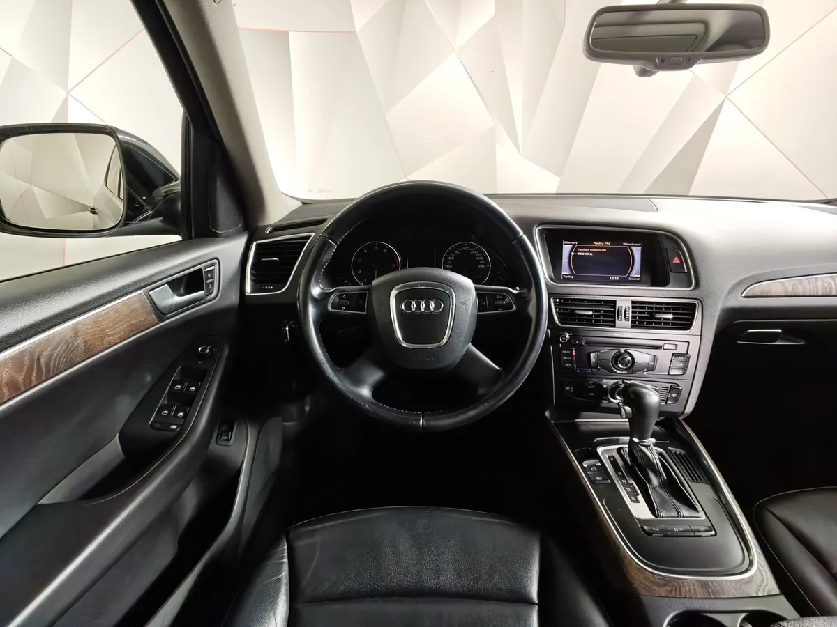 Audi Q5 2.0 TFSI tiptronic quattro (211 л.с.) Черный в АВИЛОН. Слайд №17