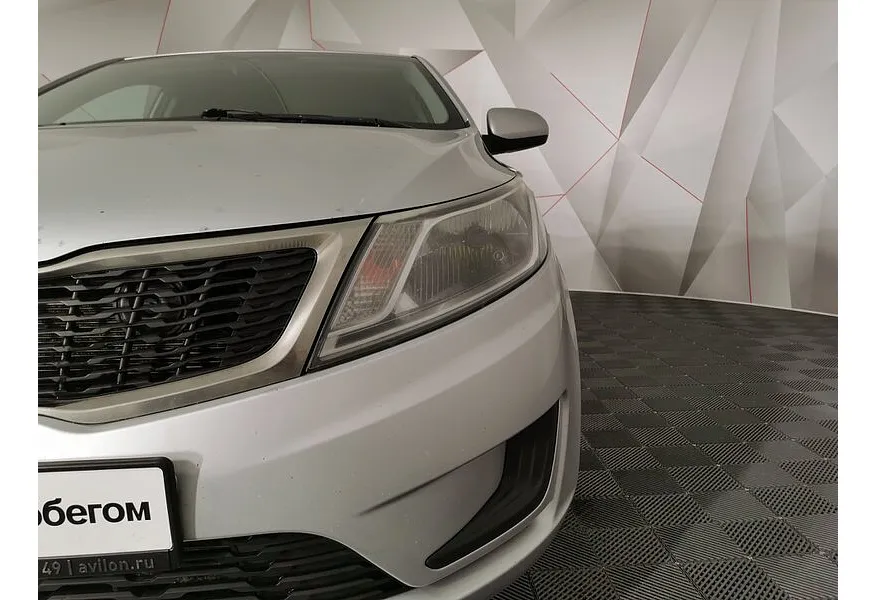 Kia Rio 1.4 MT (107 л.с.) Серебристый в АВИЛОН. Слайд №10