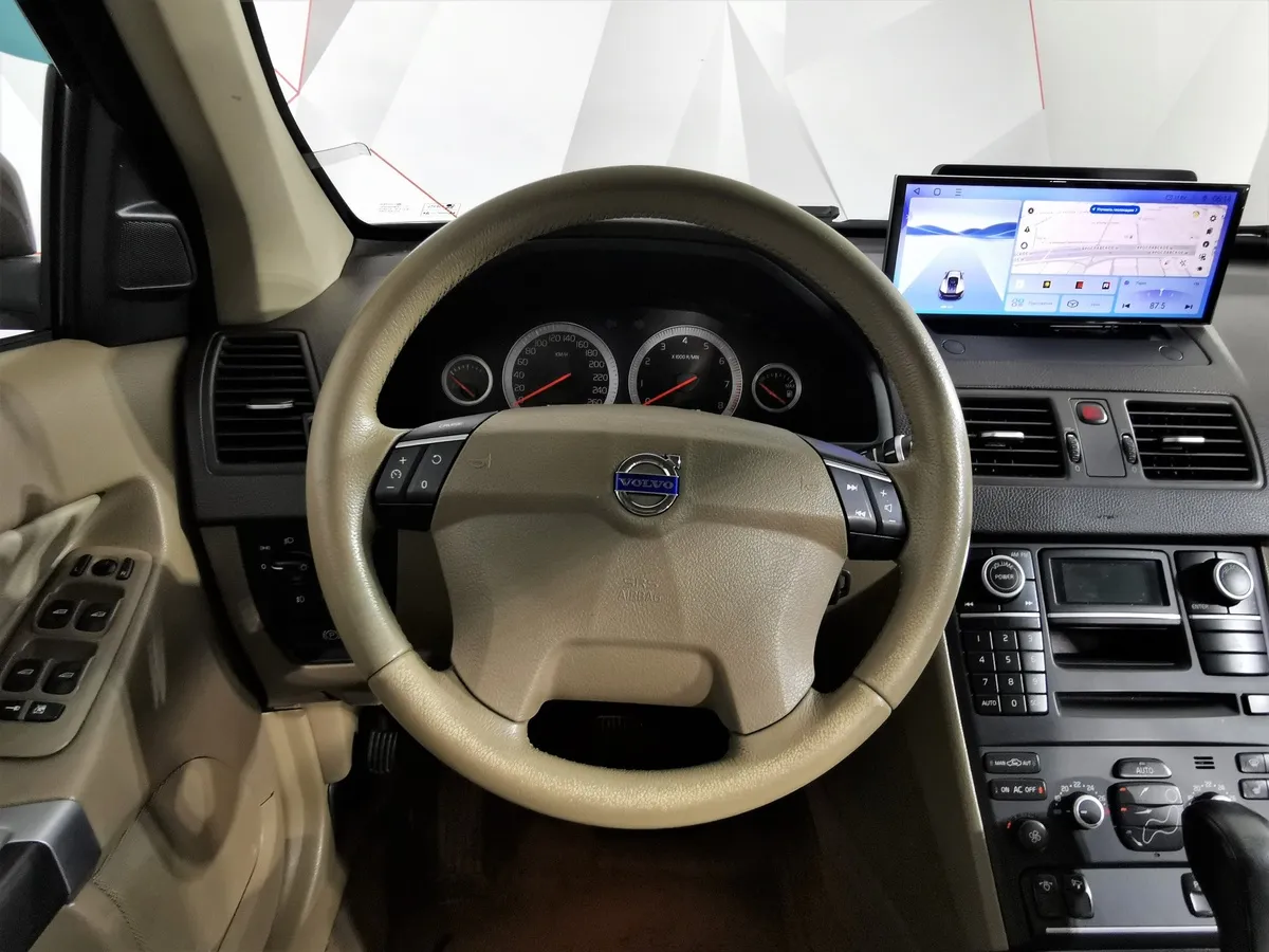 Volvo XC90 2.5 T5 Geartronic AWD (5 мест) (210 л.с.) Коричневый в АВИЛОН. Слайд №18