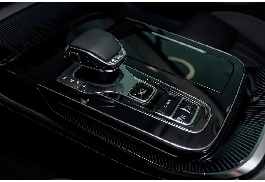 АВИЛОН - Hongqi H9 2.0 DCT RWD (245 л.с.) Deluxe Черный - slide 20