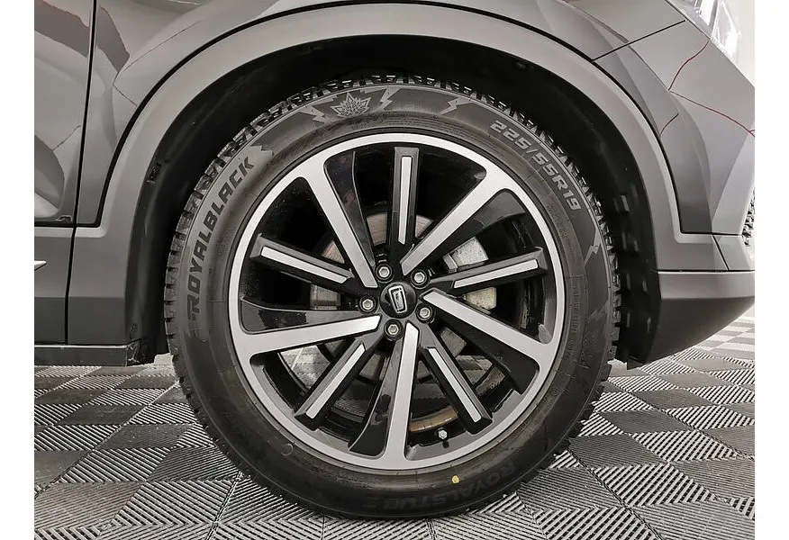 FAW Bestune T77 1.5 DCT (160 л.с.) Prestige Черный в АВИЛОН. Слайд №9