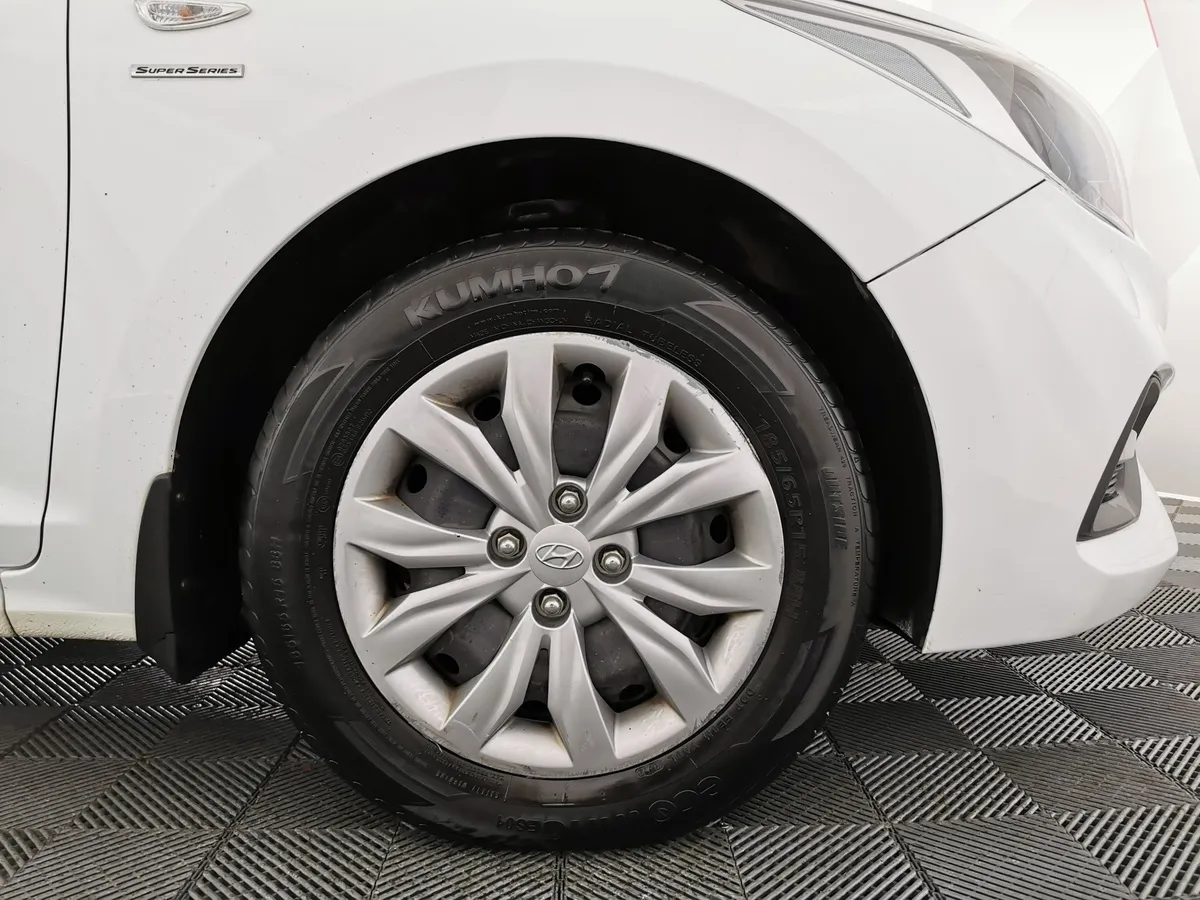 Hyundai Solaris 1.6 AT (123 л.с.) Super Series Белый в АВИЛОН. Слайд №9