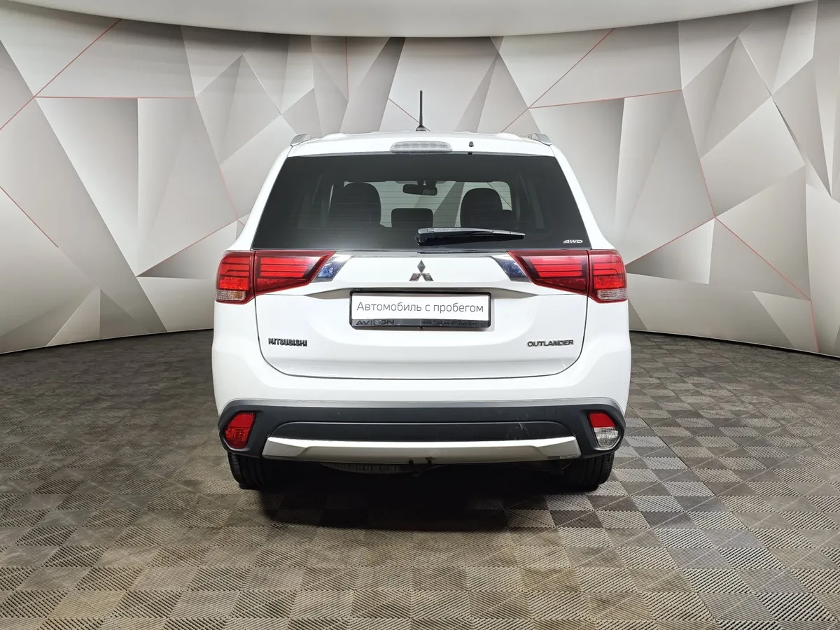 Mitsubishi Outlander 2.0 CVT 4WD (146 л.с.) Белый в АВИЛОН. Слайд №8