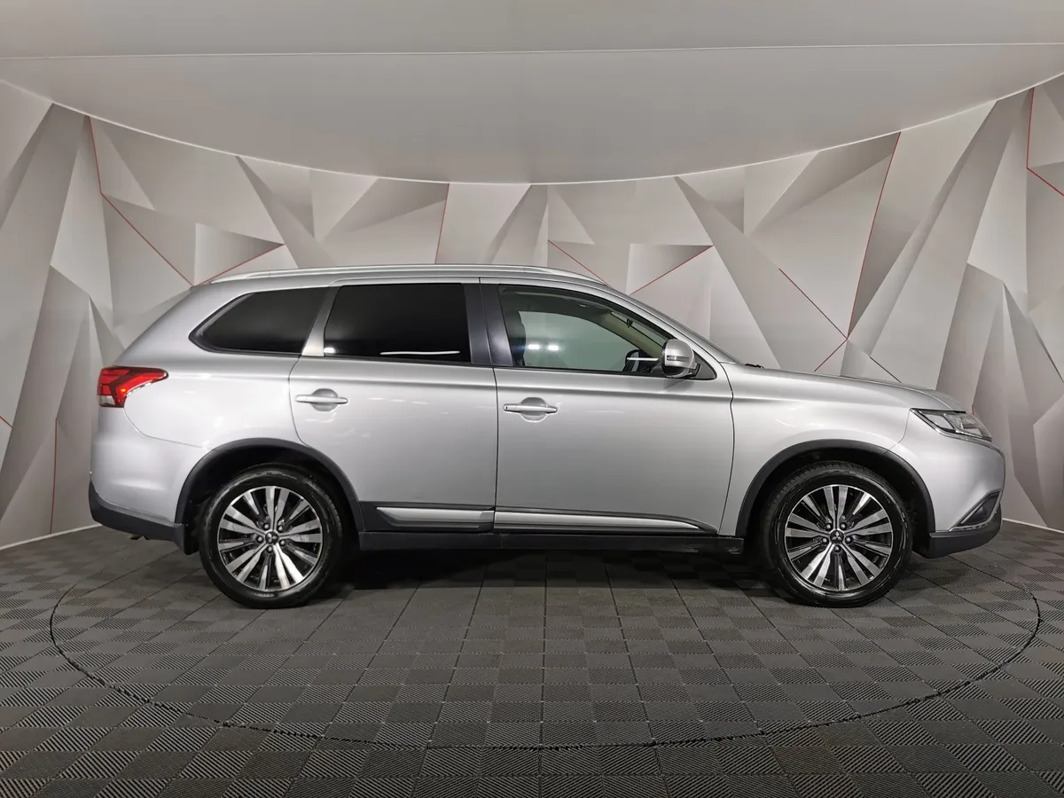 Mitsubishi Outlander 2.0 MIVEC CVT 4WD (146 л.с.) Invite Серебристый в АВИЛОН. Слайд №6