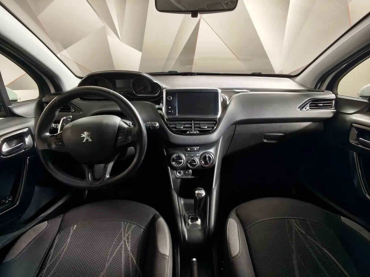 Peugeot 208 1.2 VTi ETG (82 л.с.) Белый в АВИЛОН. Слайд №14