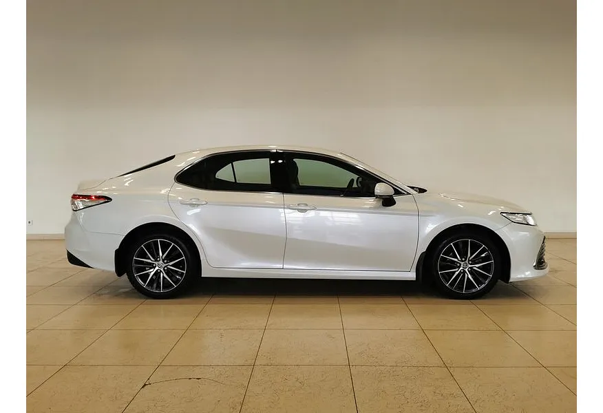 Toyota Camry 2.5 AT (200 л.с.) Белый в АВИЛОН. Слайд №6