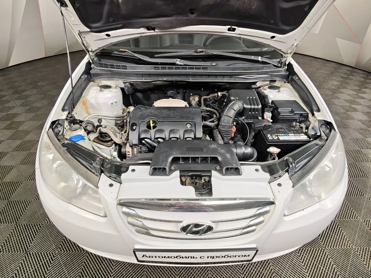 Hyundai Elantra 1.6 AT (122 л.с.) Белый в АВИЛОН. Слайд №10