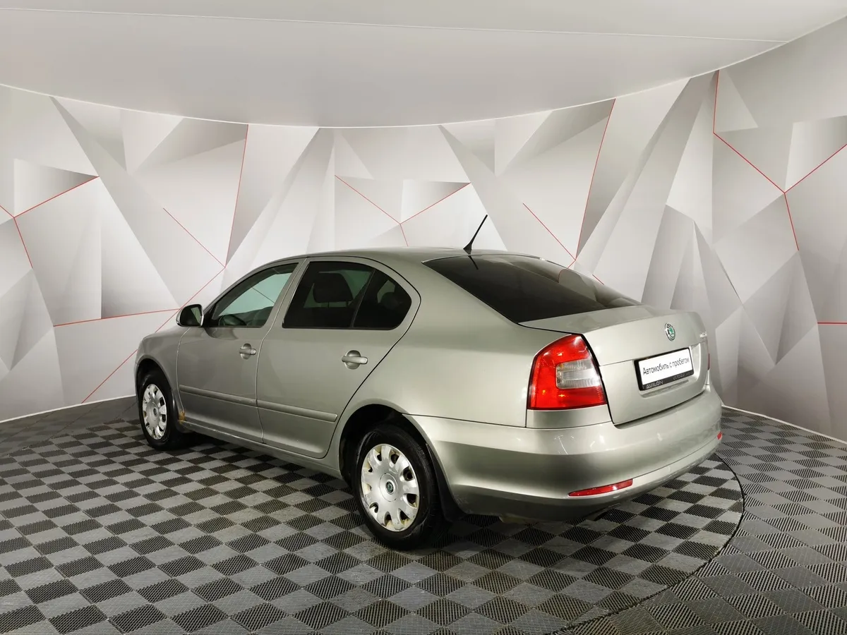 Skoda Octavia 1.6 Tiptronic (102 л.с.) Бежевый в АВИЛОН. Слайд №4